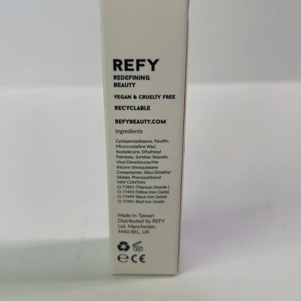 Refy BROW POMADE
Dual-ended eyebrow pomade and application brush - Picture 6 of 6